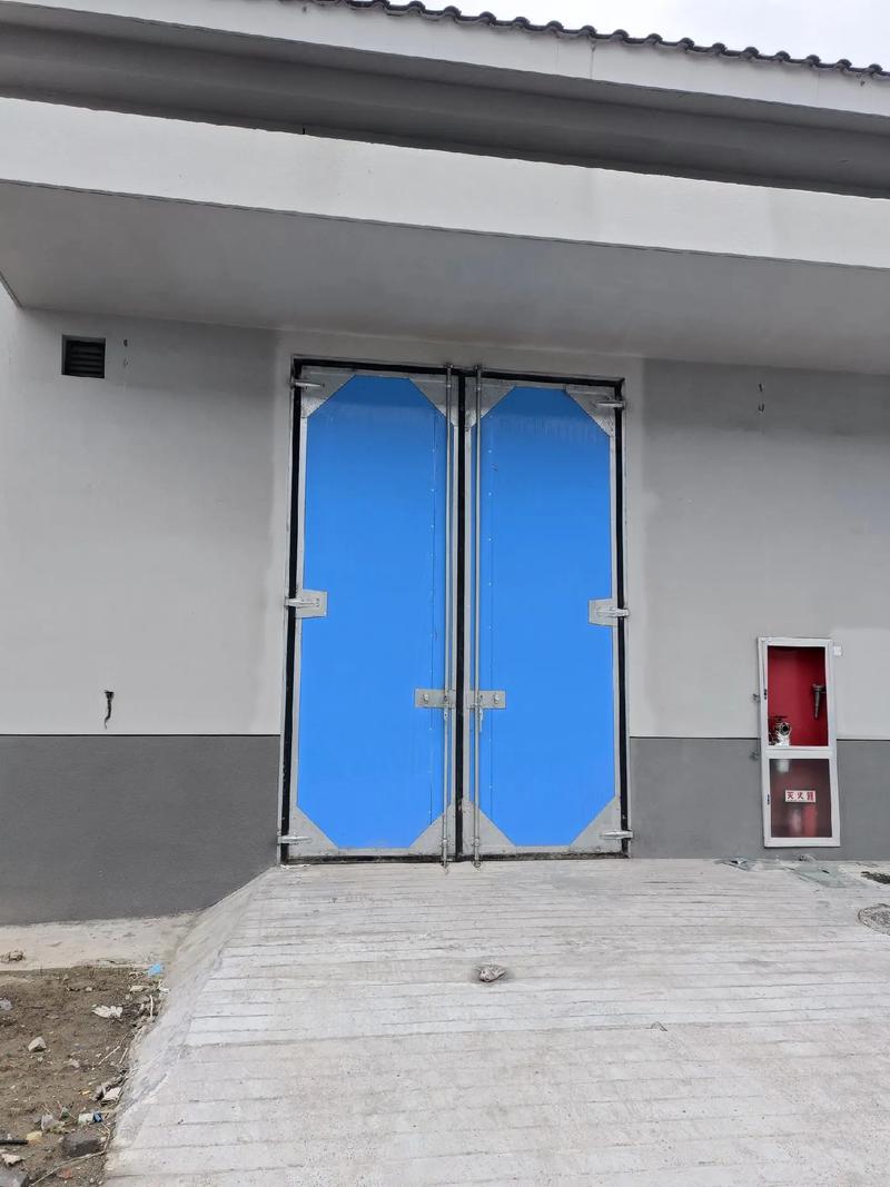 糧倉密閉門窗安裝實拍圖 鋼質(zhì)防火門 安全與專業(yè)的深度剖析